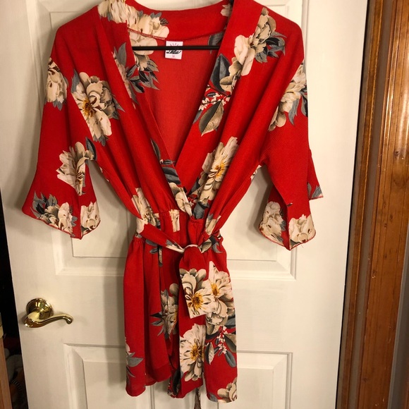 Selfie Leslie Romper - Picture 2 of 6